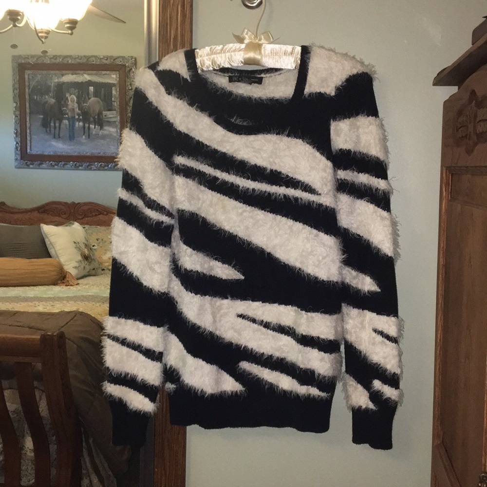 INC International Concepts Super soft Sweater
